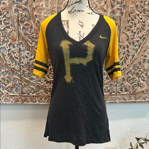 Nike Pittsburgh Pirates 2015 Baseball Team Fan Shirt, Woman’s- size M